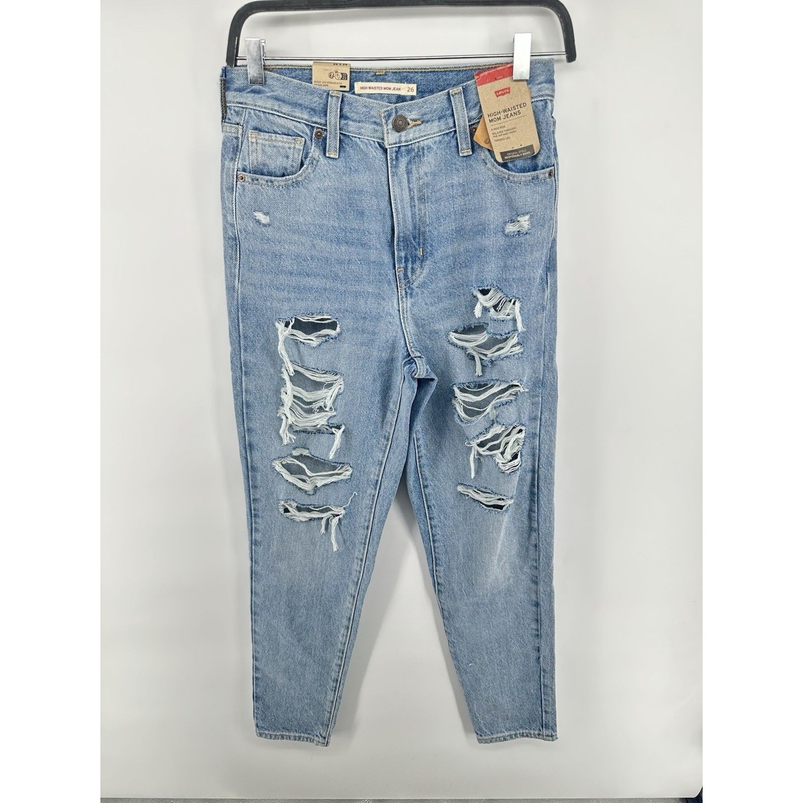 Levi's Women's Blue High Rise Relaxed Tapered Fit Mom's Ripped Jeans 26x29